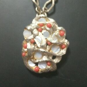 Vintage 60's Sarah Coventry Gold Tone Orange Shell Pendant Statement Necklace